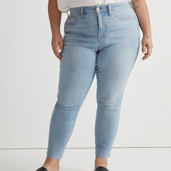MadeWell jeans women Plus 10" High-Rise Skinny Crop in Charlemont Wash - Picture 2 of 10